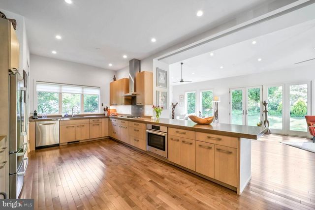 8507 RAYBURN RD, Bethesda, MD 20817