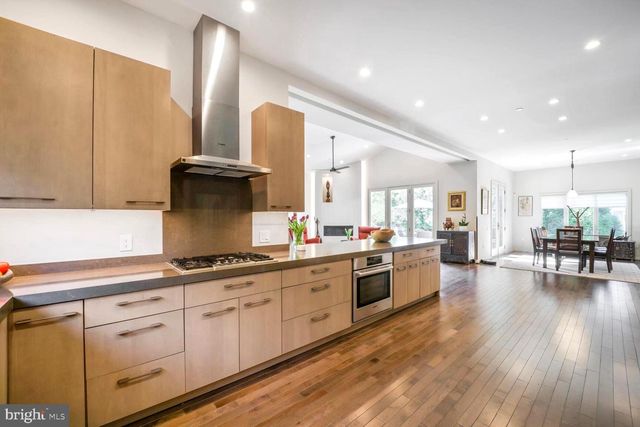 8507 RAYBURN RD, Bethesda, MD 20817