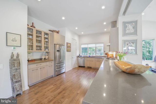 8507 RAYBURN RD, Bethesda, MD 20817