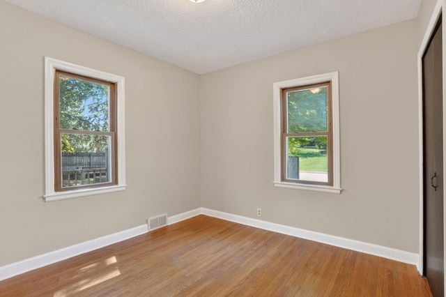 3633 Lowry Avenue N, Robbinsdale, MN 55422