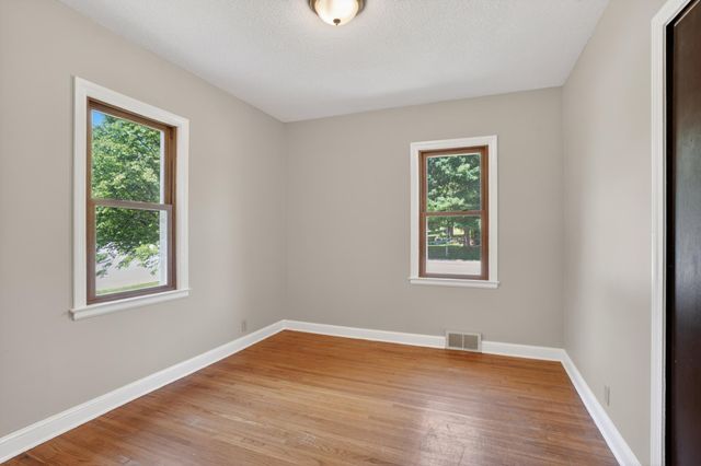 3633 Lowry Avenue N, Robbinsdale, MN 55422
