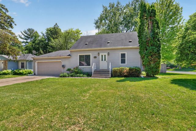 3633 Lowry Avenue N, Robbinsdale, MN 55422