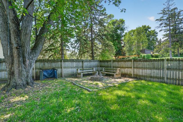 3633 Lowry Avenue N, Robbinsdale, MN 55422