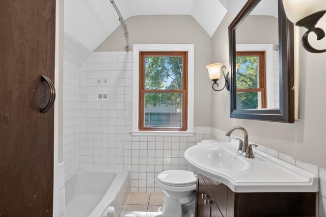 3633 Lowry Avenue N, Robbinsdale, MN 55422