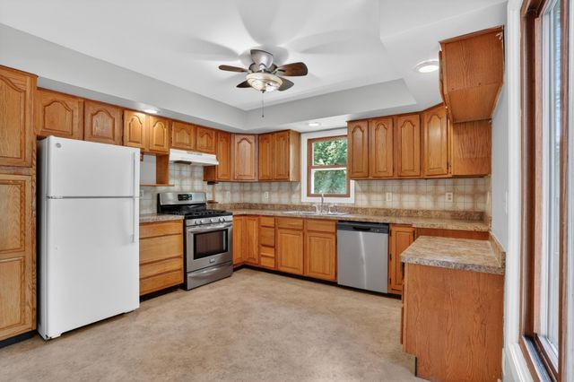 3633 Lowry Avenue N, Robbinsdale, MN 55422