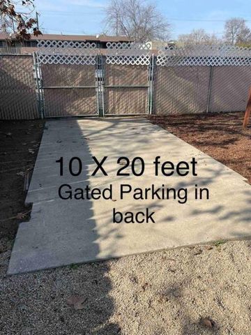 605 N Poplar Avenue, Fresno, CA 93728