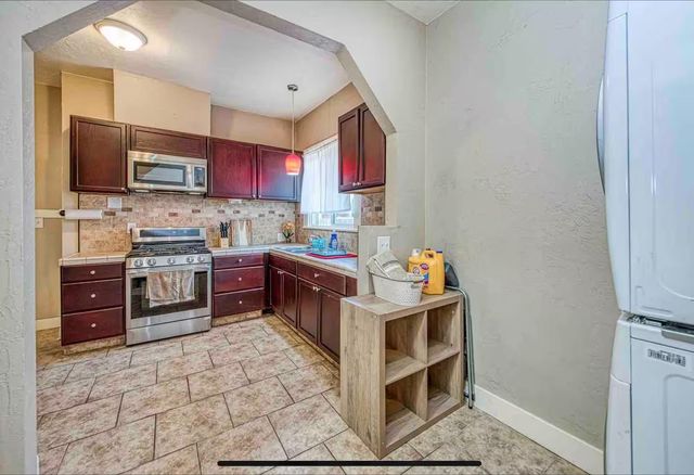 605 N Poplar Avenue, Fresno, CA 93728