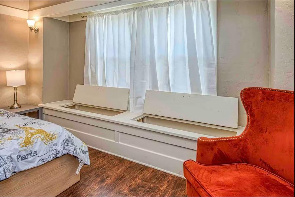 Image 14 of property listing at 605 N Poplar Avenue, Fresno, CA 93728