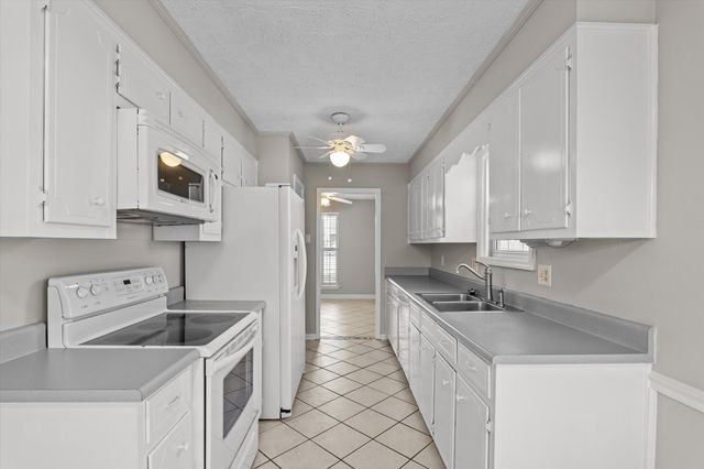 222 Oakridge Drive, Martinez, GA 30907