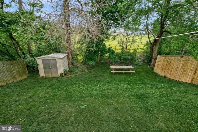 137 MAPLE DR, Hanover, PA 17331