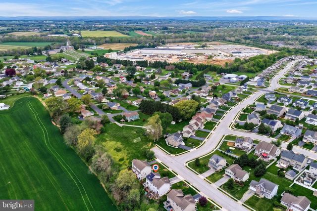 137 MAPLE DR, Hanover, PA 17331
