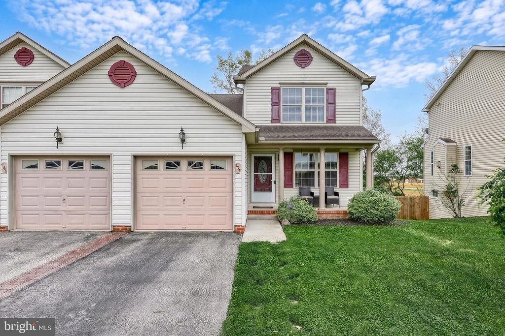 137 MAPLE DR, Hanover, PA 17331