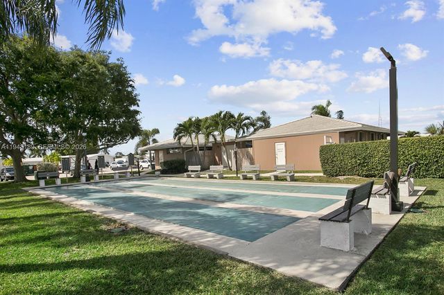 1115 LAKE TER 206, Boynton Beach, FL 33426