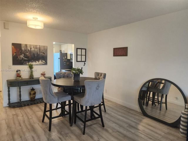 1115 LAKE TER 206, Boynton Beach, FL 33426