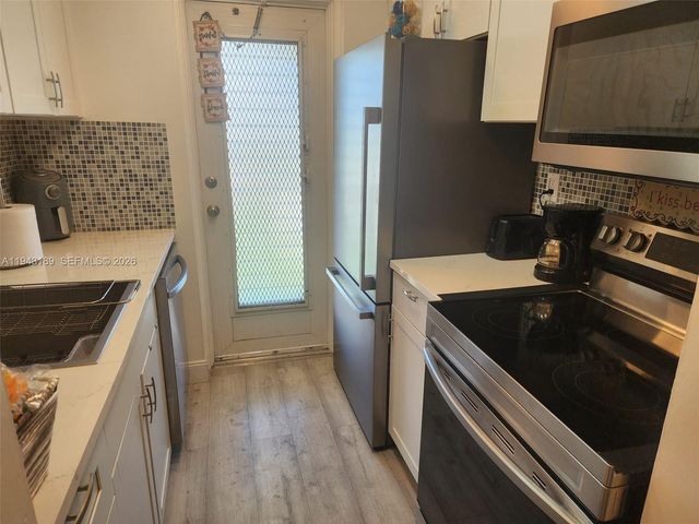 1115 LAKE TER 206, Boynton Beach, FL 33426