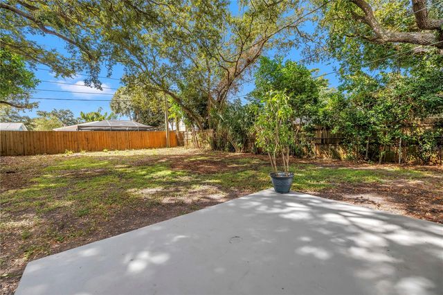 8044 25TH AVENUE N, St Petersburg, FL 33710