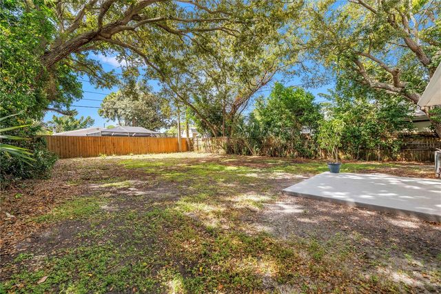 8044 25TH AVENUE N, St Petersburg, FL 33710