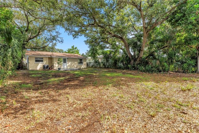 8044 25TH AVENUE N, St Petersburg, FL 33710