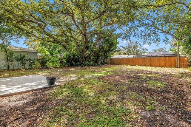 8044 25TH AVENUE N, St Petersburg, FL 33710