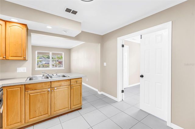 8044 25TH AVENUE N, St Petersburg, FL 33710