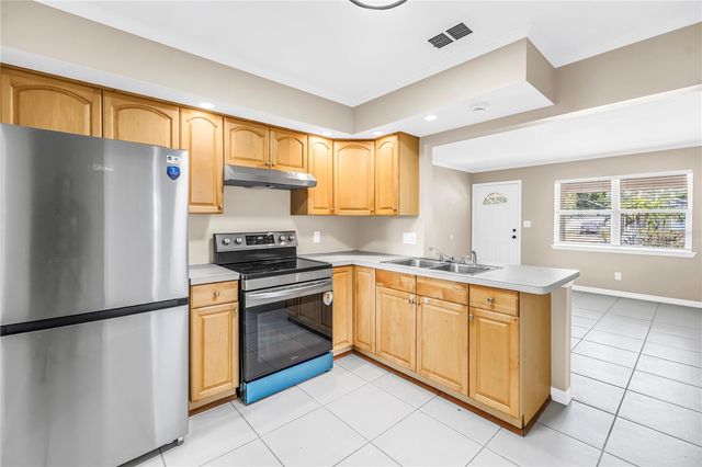 8044 25TH AVENUE N, St Petersburg, FL 33710