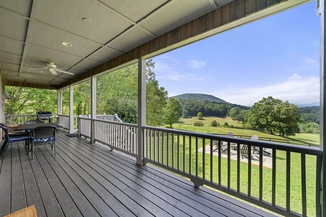 2653 Ben T Huiet Hwy, Clarkesville, GA 30523
