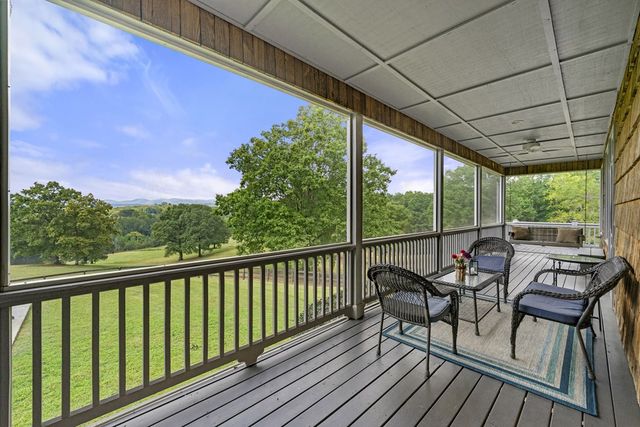 2653 Ben T Huiet Hwy, Clarkesville, GA 30523