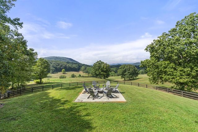2653 Ben T Huiet Hwy, Clarkesville, GA 30523