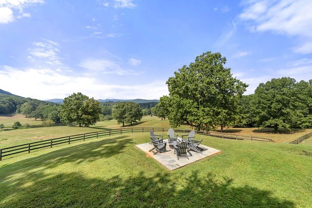 2653 Ben T Huiet Hwy, Clarkesville, GA 30523