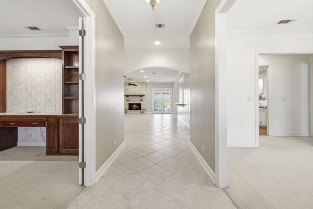 1464 Saddle Club Dr, Kerrville, TX 78028