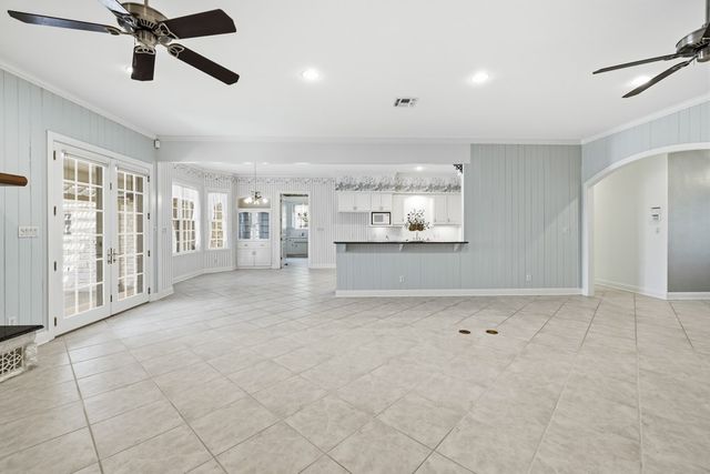 1464 Saddle Club Dr, Kerrville, TX 78028