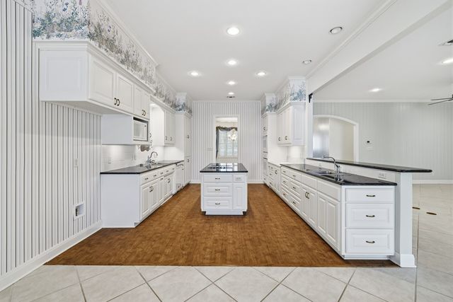 1464 Saddle Club Dr, Kerrville, TX 78028