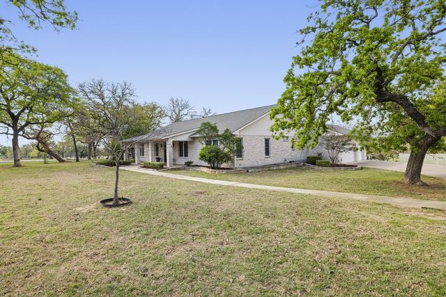 1464 Saddle Club Dr, Kerrville, TX 78028