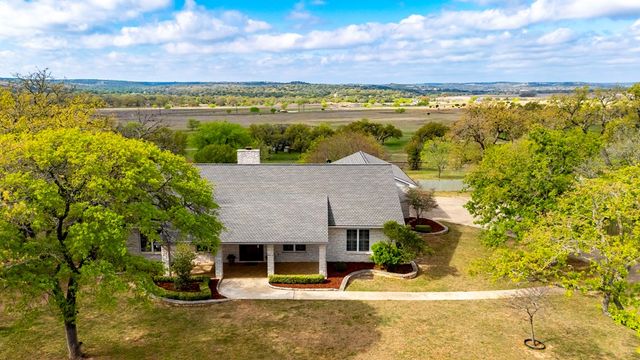 1464 Saddle Club Dr, Kerrville, TX 78028