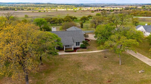1464 Saddle Club Dr, Kerrville, TX 78028