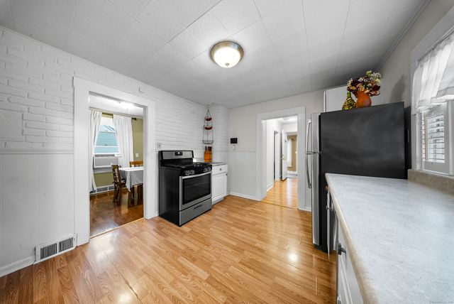 27 Peck Street, Milford, CT 06460