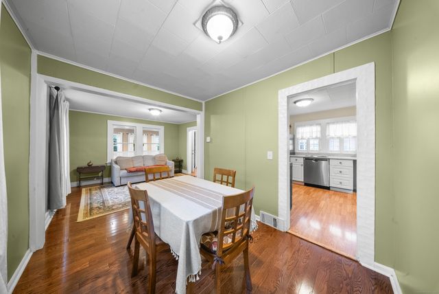 27 Peck Street, Milford, CT 06460