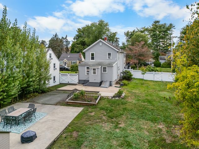 27 Peck Street, Milford, CT 06460