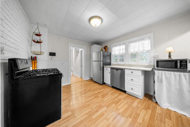 27 Peck Street, Milford, CT 06460
