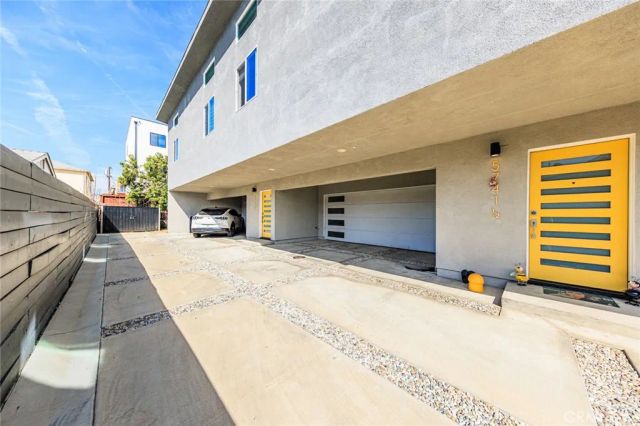 5743 Case, North Hollywood, CA 91601
