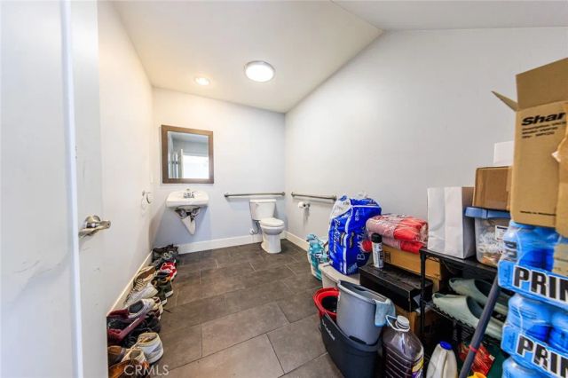 5743 Case, North Hollywood, CA 91601