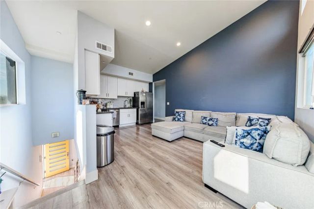 5743 Case, North Hollywood, CA 91601