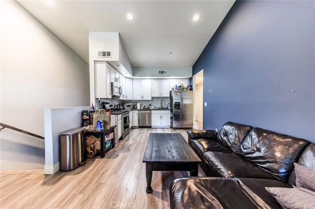5743 Case, North Hollywood, CA 91601