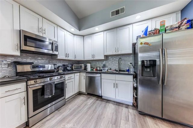 5743 Case, North Hollywood, CA 91601