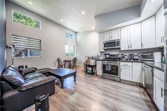 5743 Case, North Hollywood, CA 91601