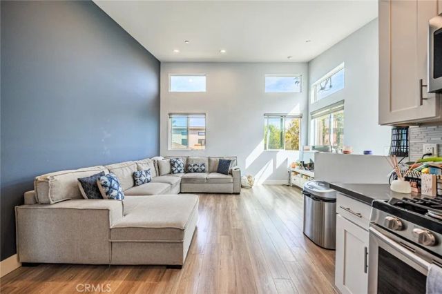 5743 Case, North Hollywood, CA 91601