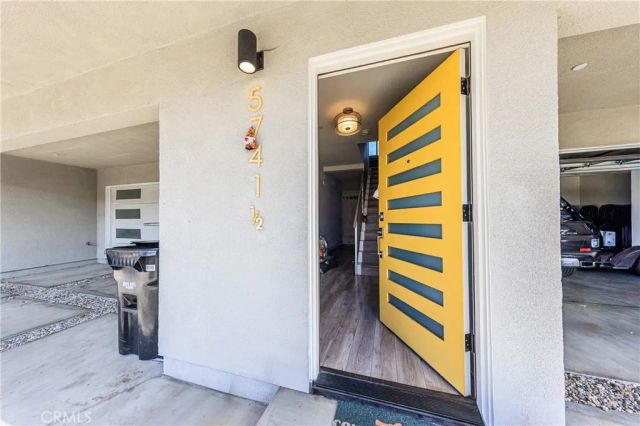 5743 Case, North Hollywood, CA 91601