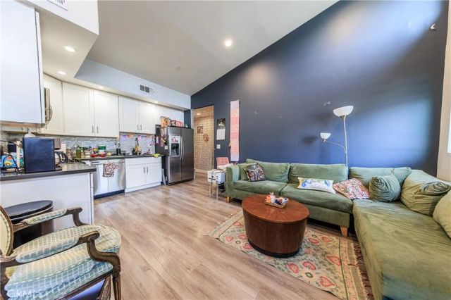 5743 Case, North Hollywood, CA 91601