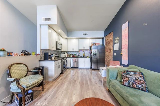 5743 Case, North Hollywood, CA 91601