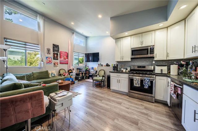 5743 Case, North Hollywood, CA 91601